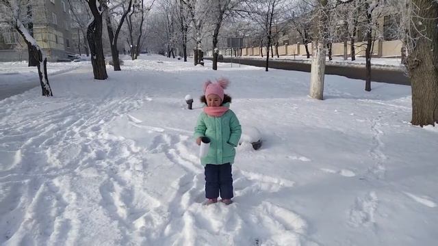 МОРОЗ И КИПЯТОК/ ЗИМНИЙ ЭКСПЕРИМЕНТ/ ОПЫТ ДЛЯ ДЕТЕЙ НА МОРОЗЕ смотреть онлайн