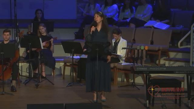 В зелёной долине высокие травы - стих рассказывает Людмила Лесниченко смотреть онлайн