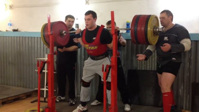 Вергулес Андрей 285кг на 3раза.. 4.03.13 смотреть онлайн