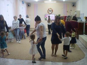 Танец с мамами 2 младшая 2018  Без подготовки мам и детей