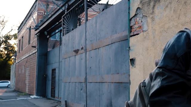 ПОЛИЦЕЙСКИЙ ПОСАДИЛ ПАРНЯ НА 5 ЛЕТ В ТЮРЬМУ смотреть онлайн