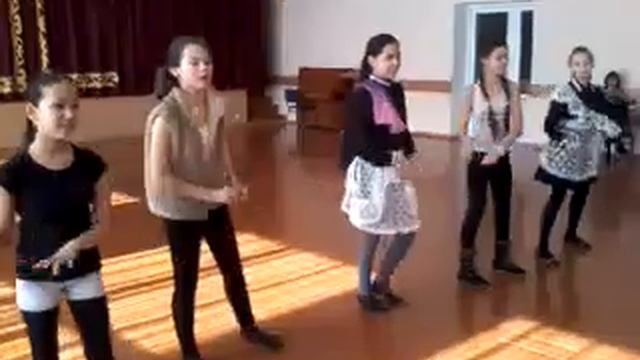 Репетиция танца тол ко начинаем. Учить.строго. не смотреть онлайн