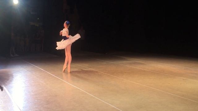 Па-де-труа из балета "Щелкунчик" София-Николь Катеринчук Артем Рыбальченко Полина Гордиенко смотреть онлайн