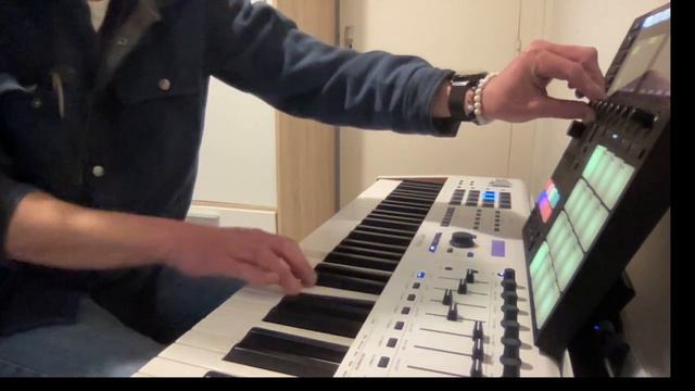 With or without you maschine and keylab perform смотреть онлайн