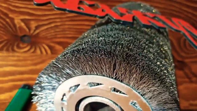 Щётка для самодельного станка посадочное отверстие 32мм. Для старения , браширования дерева сосны смотреть онлайн