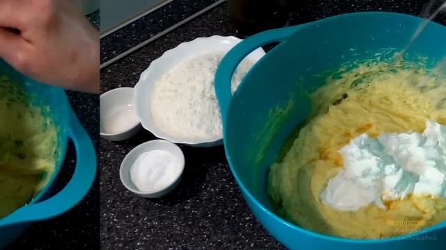 Кекс из творожного теста. Кекс с изюмом. Вкусная выпечка из творога в духовке. Кекс рецепт смотреть онлайн