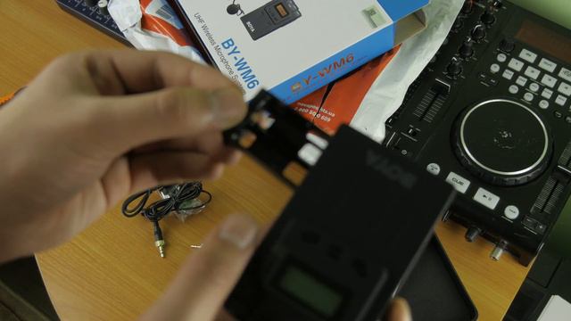 Распаковка петличной радиосистемы Boya BY-WM6 смотреть онлайн