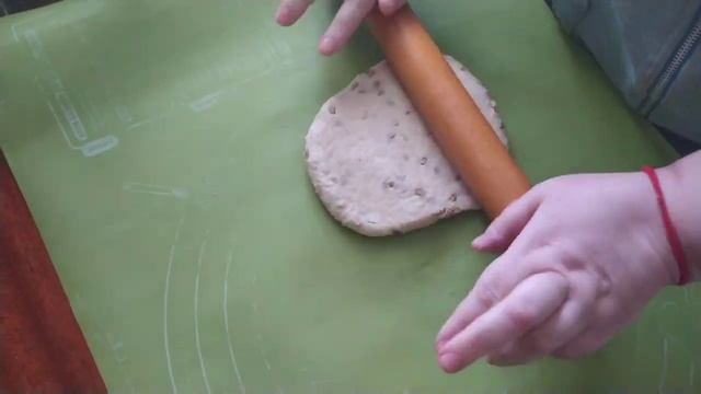 крекеры с семенами подсолнуха и кунжута