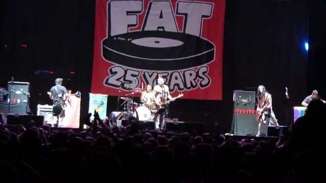 NOFX: Franco Unamerican, live @ Echo Beach, Toronto. Aug 6, 15 смотреть онлайн
