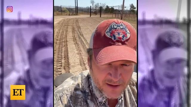 Blake Shelton Puts Gwen Stefani To Work In Their MASSIVE Flower Field