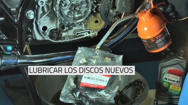 CAMBIO DISCOS CLUTCH DE UNA SUZUKI GN125 смотреть онлайн