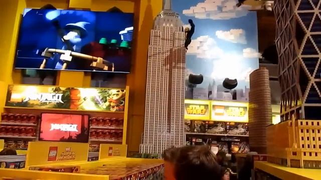TOYS R US TIMES SQUARE NEW YORK CITY смотреть онлайн