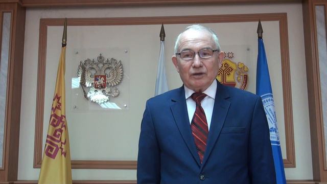 декан юридического факультета, кандидат юридических наук, заслуженный юрист ЧР Михаил Тимофеев смотреть онлайн