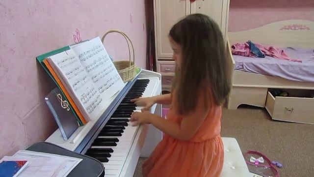 ДЕВОЧКА ПЕРВЫЙ РАЗ В ЖИЗНИ ИГРАЕТ НА РОЯЛЕ . Я ПЛАКАЛ. смотреть онлайн