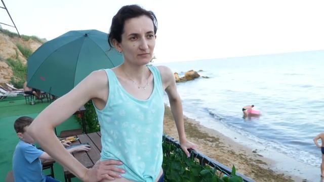 VLOG Уже купаемся. Обустраиваемся в доме на море смотреть онлайн