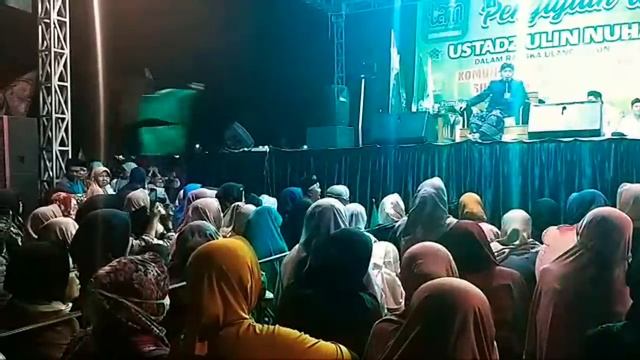 MANTAPSS..MC CANTIK BERANI NGAJAK GUS ULINNUHA KE RUMAHNYA// LIVE BANTERAN SUMBANG смотреть онлайн