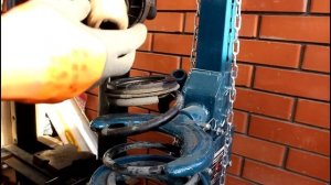 Замена подшипника опоры передней левой стойки Volkswagen Tiguan Фольксваген Тигуан 2009 год