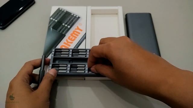 Obeng Plus Kecil Buat HP, Y000 IPhone, Torx Berlubang Pentalobe P5 Macbook Pro/Air Jakemy JM 8168