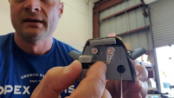 Functional folding bow retracts for your RC submarine model