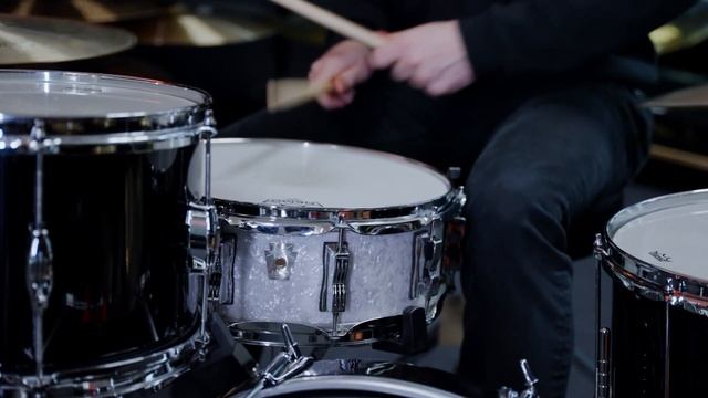 Ludwig Classic Maple 5x14" White Marine Pearl смотреть онлайн