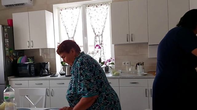 Приехал Виталик! Сорвали ламинат! смотреть онлайн