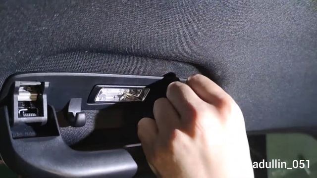 Mercedes-Benz V-Класс 2020. Как снять крыши ручки? смотреть онлайн