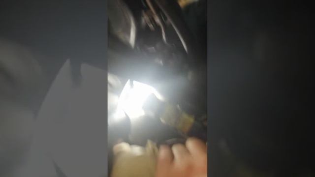 Как открутить и закрутить шкив коленвала лансер 9 1.6 на автомате