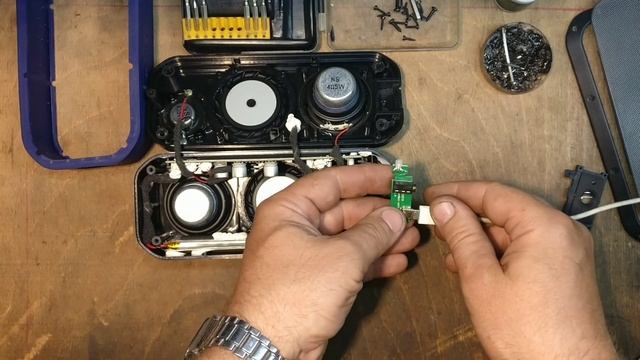 Ремонт Bluetooth колонки Divoom.
