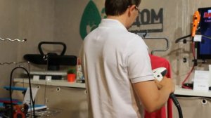 Можно ли качественно погладить рубашку отпаривателем