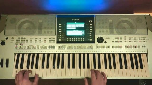 Новогодние игрушки, свечи и хлопушки... смотреть онлайн