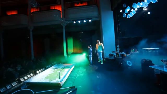 Mr White First Bubble Show in Baku смотреть онлайн