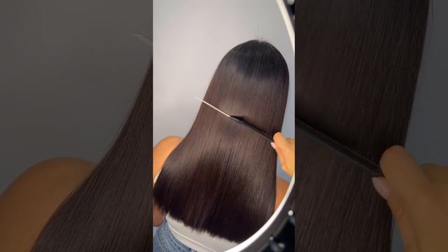 Кератиновое выпрямление идеально дисциплинирует волосы.