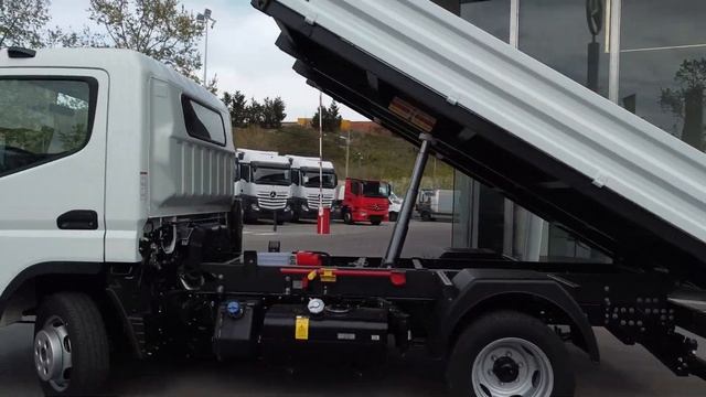 Fuso Canter 3C13 2500 Volquete MY2023 смотреть онлайн