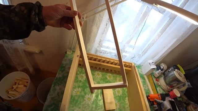 РАБОТА НА ПАСЕКЕ, СБОРКА РАМОК, ДРОБИМ ПЕРГУ, ЗАГОТОВКА ГНИЛУШЕК. смотреть онлайн