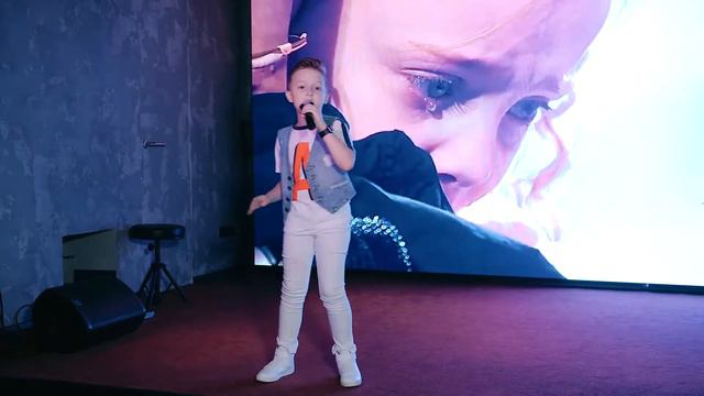 Maroon 5 - Girls Like You (Andrey Kalashov cover) смотреть онлайн