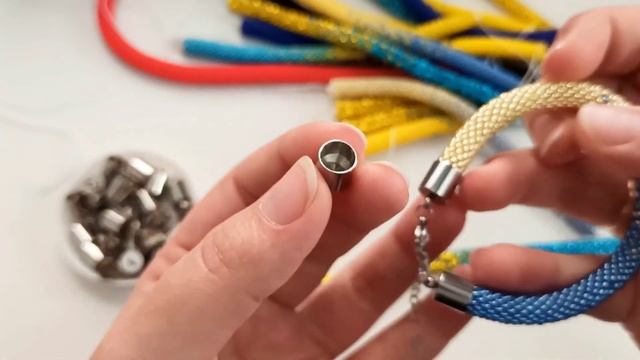 Як кріпити кінцевик для бісерного джгута! Браслет (намисто) з бісеру ручної роботи. смотреть онлайн