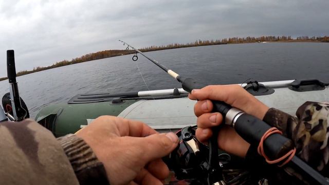 ЧТО ЭТО БЫЛО? НЕ ПОДНЯТЬ! КОРЯГА ОЖИЛА! Рыбалка на спиннинг смотреть онлайн