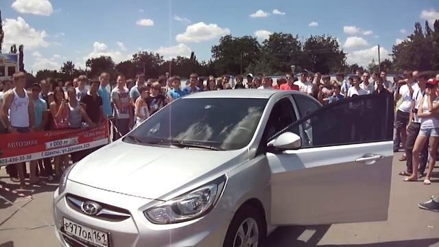 Hyundai Solaris 2013 автозвук г. Шахты смотреть онлайн