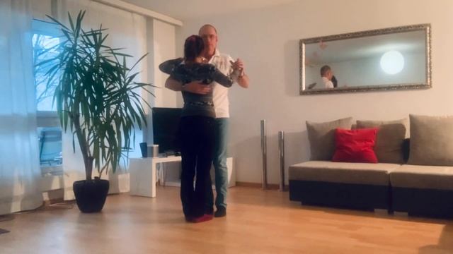 Learn Kizomba (for beginners) - Basic step 1 & 2 | by Clarissa & Martin смотреть онлайн