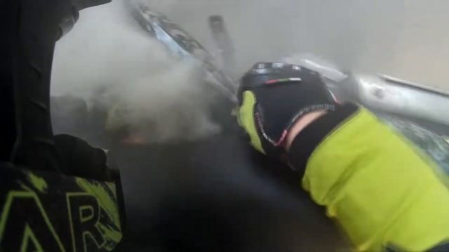 Вот это прикол!Камуфляжный чуть не сгорел. смотреть онлайн