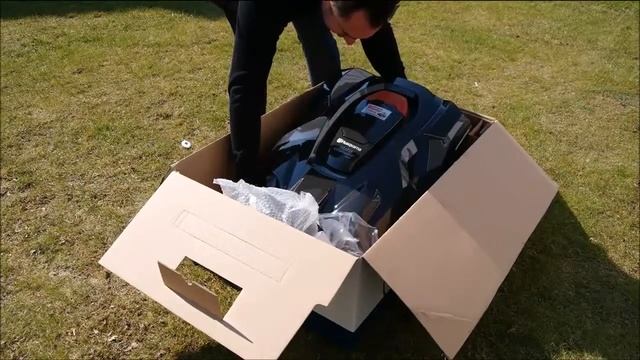 Распаковка, сборка, установка газонокосилки-робота Husqvarna Automower 430X смотреть онлайн