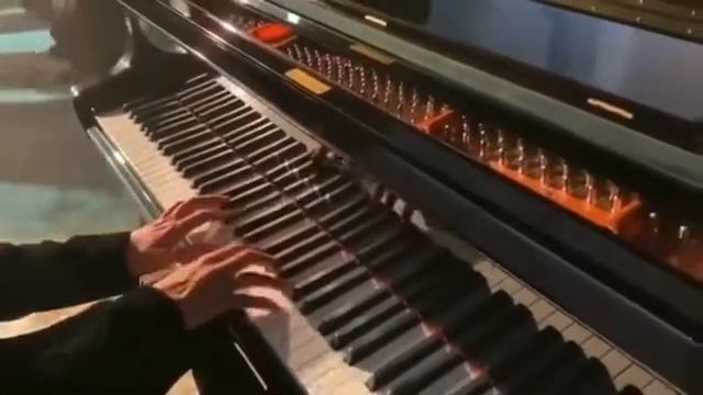 🎹Dimash | playing piano before recording 12.2019 смотреть онлайн