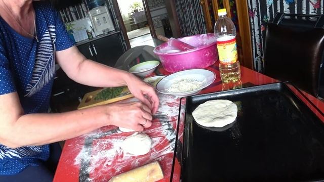 Лепёшки с сыром и картошкой / хачапури смотреть онлайн