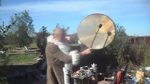 шаман с бубном