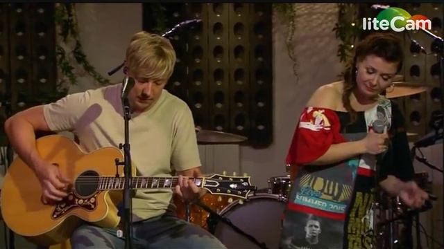 Irina & Samu - Hiljaisuus смотреть онлайн