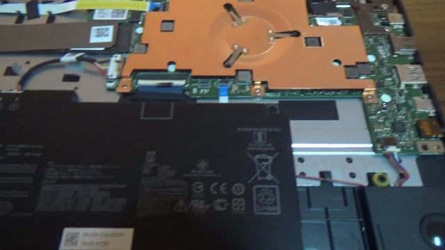 Opsi Upgrade RAM SSD Asus E410M смотреть онлайн
