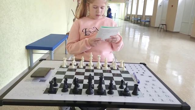 Дарья Кузякова рассказывает о шахматной тактике. 17.12.2020 смотреть онлайн