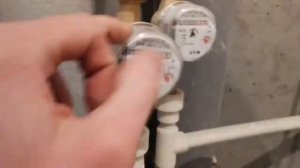 СВУ-15 Счетчик воды крутит не оставливаясь!Помогите, посоветуйте!