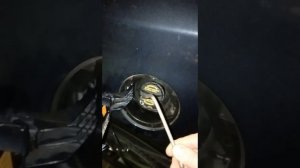 Снятие лючка бензобака на Санта Фе 3