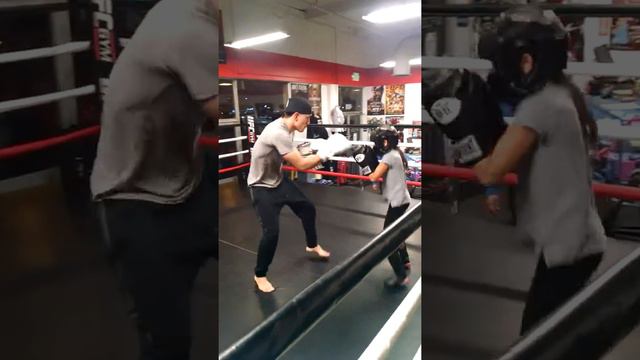 Carla Estrada sparring Sam смотреть онлайн